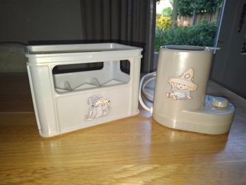 Babyfles opwarmer en kratje voor flesjes beschikbaar voor biedingen