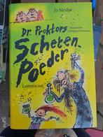 Jo Nesbø - Dr. Proktors Schetenpoeder, Ophalen of Verzenden, Zo goed als nieuw, Jo Nesbø
