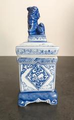 Chinese theebus/container vierkant [1650], Ophalen