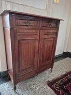 Antieke houten kast met twee deuren, Antiek en Kunst, Ophalen of Verzenden