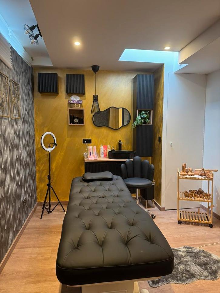 Rooms for rent in Beauty Salon, Rotterdam Zuid, Huizen en Kamers, Kamers te huur, Rotterdam