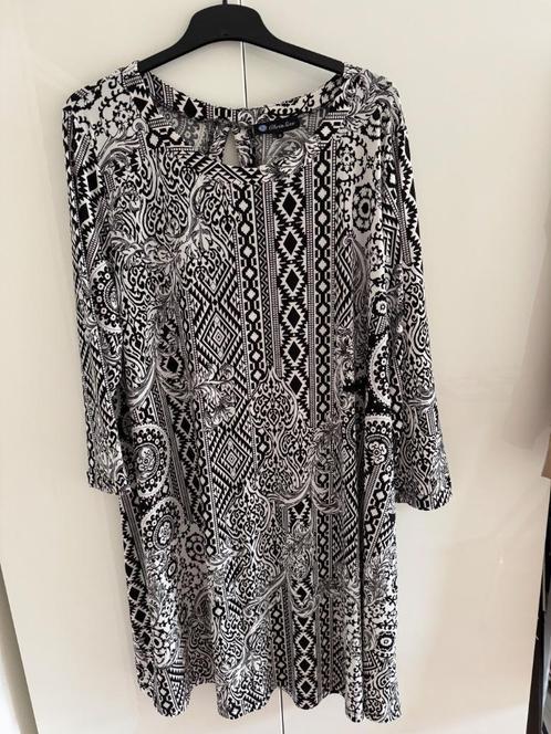 Mooi tuniek 50/52 Chris size, Kleding | Dames, Grote Maten, Zo goed als nieuw, Blouse of Tuniek, Wit, Ophalen of Verzenden