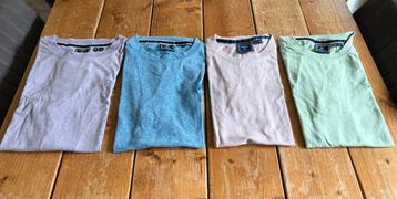 4 t-shirts Superdry maat M unisex. beschikbaar voor biedingen
