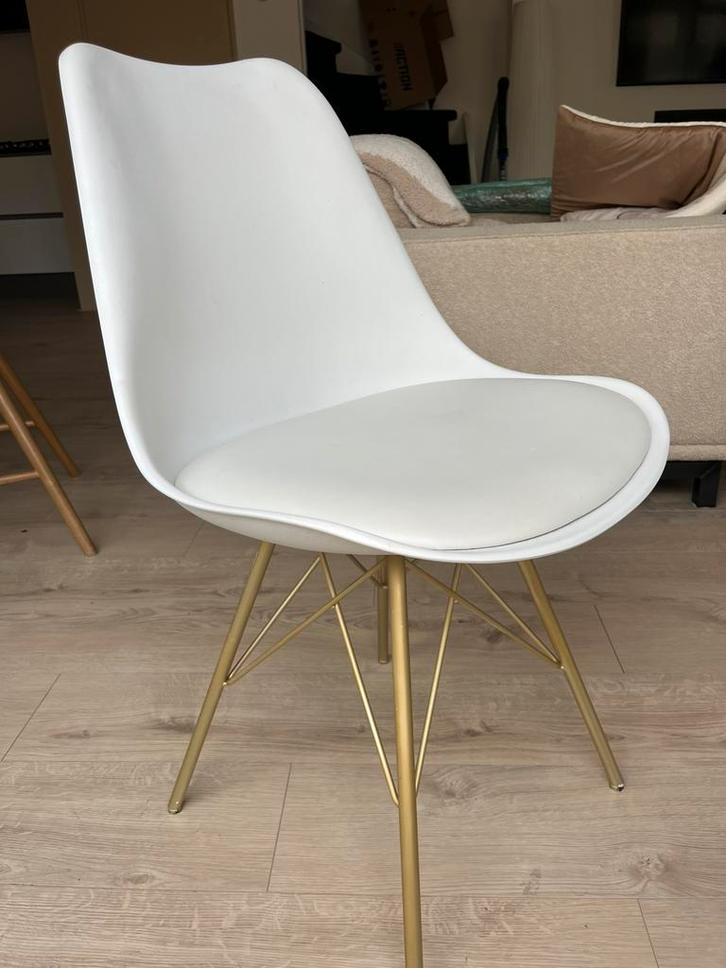 4x eetkamer stoelen jysk klarup wit met gouden poten, Huis en Inrichting, Stoelen, Gebruikt, Vier, Kunststof, Wit, Ophalen