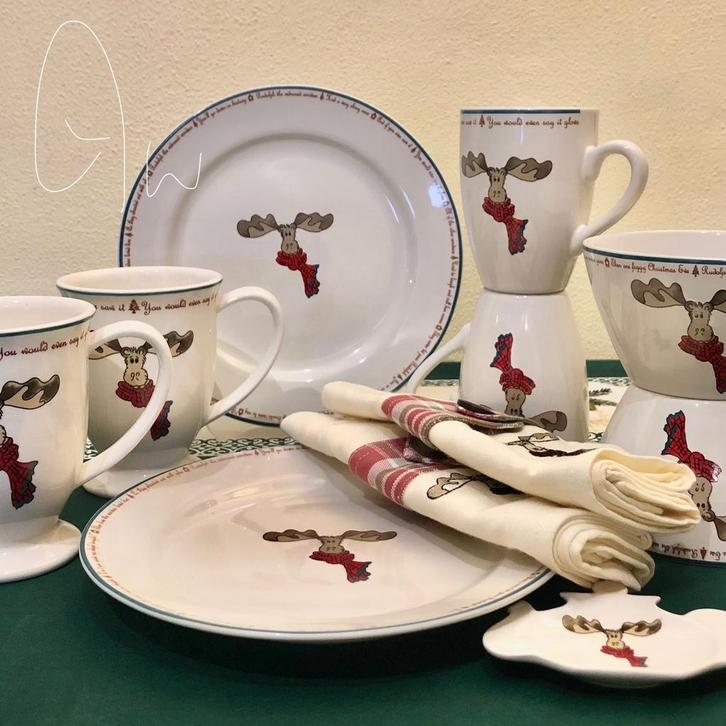 Serviesdelen Kerstservies Rudolph the Red-Nosed Reindeer, Huis en Inrichting, Keuken | Servies, Zo goed als nieuw, Compleet servies
