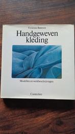 Handgeweven kleding,  modellen en werkbeschrijvingen, Boeken, Hobby en Vrije tijd, Ophalen of Verzenden, Zo goed als nieuw, Vivienne Bateson
