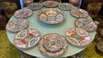 SUPER GREAT COLLECTION OF VINTAGE FAMILYROSE HAND PAINTED beschikbaar voor biedingen