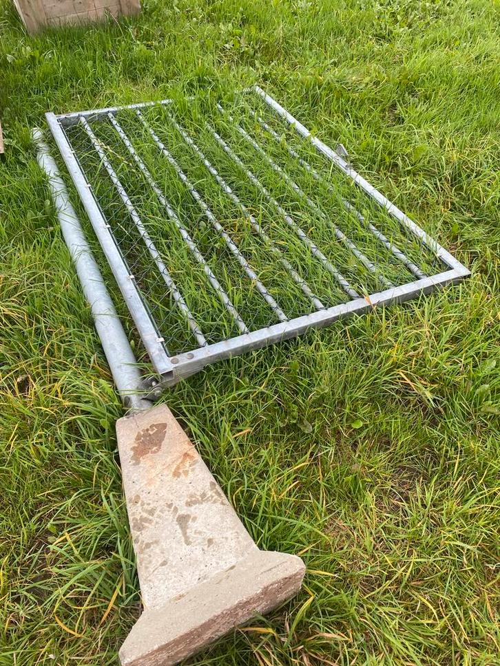 Metalen Poort - Hekwerk, Tuin en Terras, Tuinhekken en Hekwerk, Gebruikt, Overige typen, IJzer, Met poort, Ophalen of Verzenden