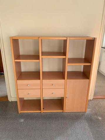 Wandrek met lades en planken