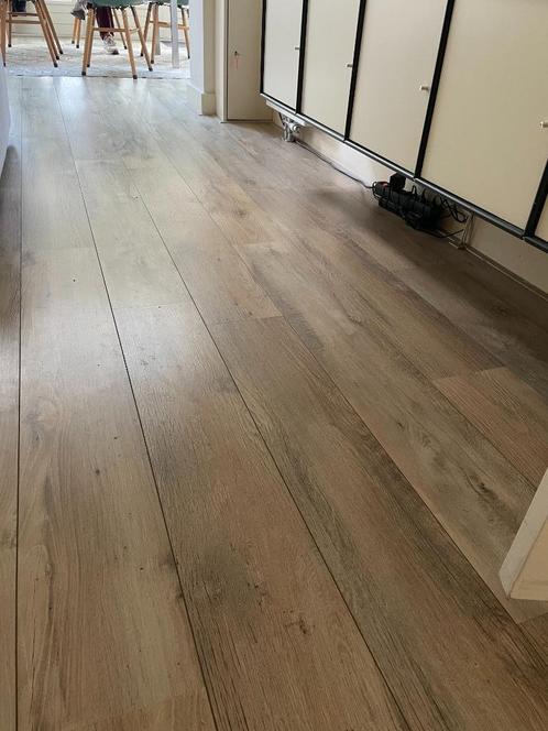 Klik-laminaat vloer 8mm inclusief ondervloer, Huis en Inrichting, Stoffering | Vloerbedekking, Gebruikt, Laminaat, Beige, 25 tot 50 m²