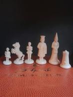 vintage schaakstukken Homas Ivori middeleeuwen., Hobby en Vrije tijd, Gezelschapsspellen | Bordspellen, Ophalen of Verzenden, Zo goed als nieuw
