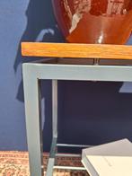 Retro vintage verrijdbaar tafeltje met 2 etages, tv tafel, Gebruikt, Vintage, Ophalen of Verzenden, Nvt