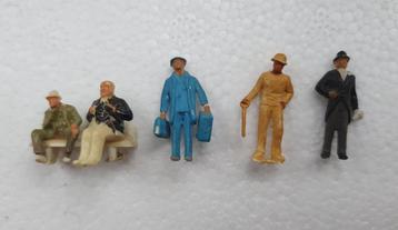 5 poppetjes HO spoorbaan  beschikbaar voor biedingen