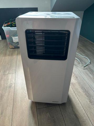 Mobiele Airco 7000 BTU met buitenslang en raamhoes beschikbaar voor biedingen