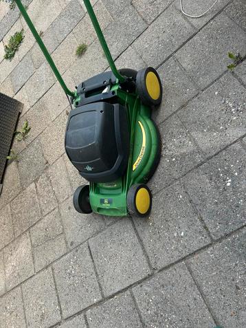 John Deere Grasmaaier - Elektrisch beschikbaar voor biedingen