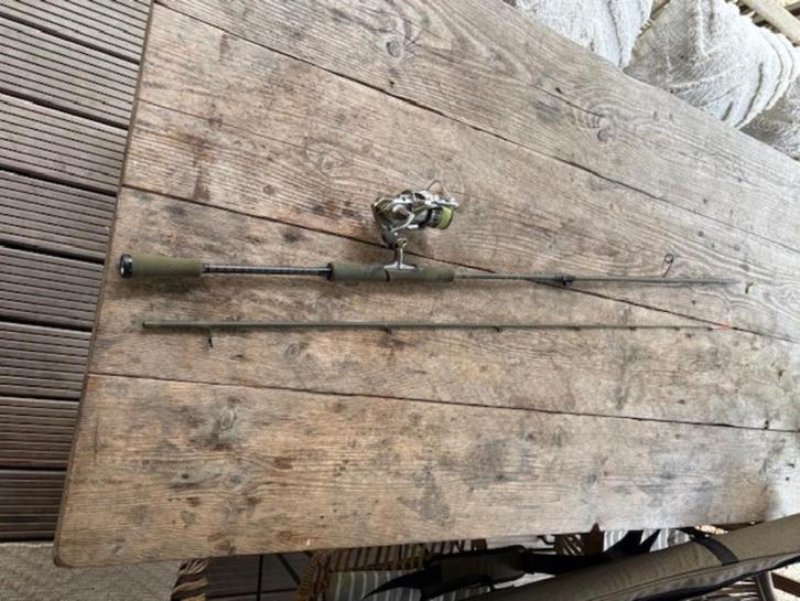 Savage gear SG4 Light Game Spinhengel met molen (z.g.a.n), Watersport en Boten, Hengelsport | Roofvissen, Zo goed als nieuw, Complete set