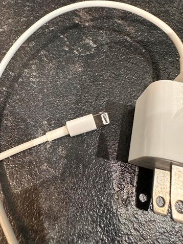 Apple iPhone Oplader beschikbaar voor biedingen