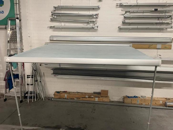 Thule Omnistor 4900  2.60mtr luifel, Caravans en Kamperen, Camper-accessoires, Zo goed als nieuw, Ophalen