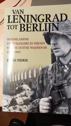 Van Leningrad tot Berlijn- Perry Pierik, Ophalen of Verzenden, Perry Pierik, Zo goed als nieuw, Tweede Wereldoorlog