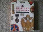 Military Insignia / William Fowler (1993), Gelezen, Niet van toepassing, Ophalen of Verzenden, Overige onderwerpen