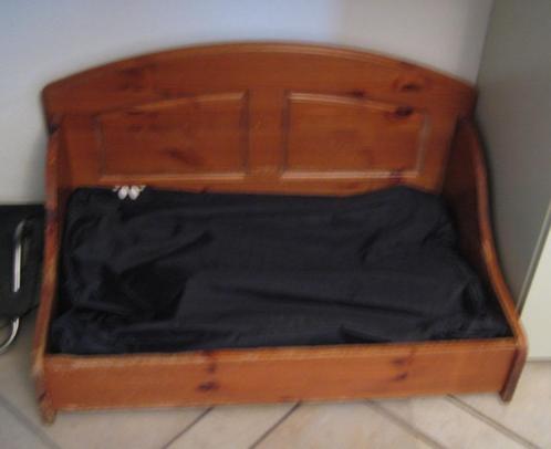Houten Hondenbak met waterdicht kussen, Dieren en Toebehoren, Hondenmanden, Gebruikt, Overige, Ophalen