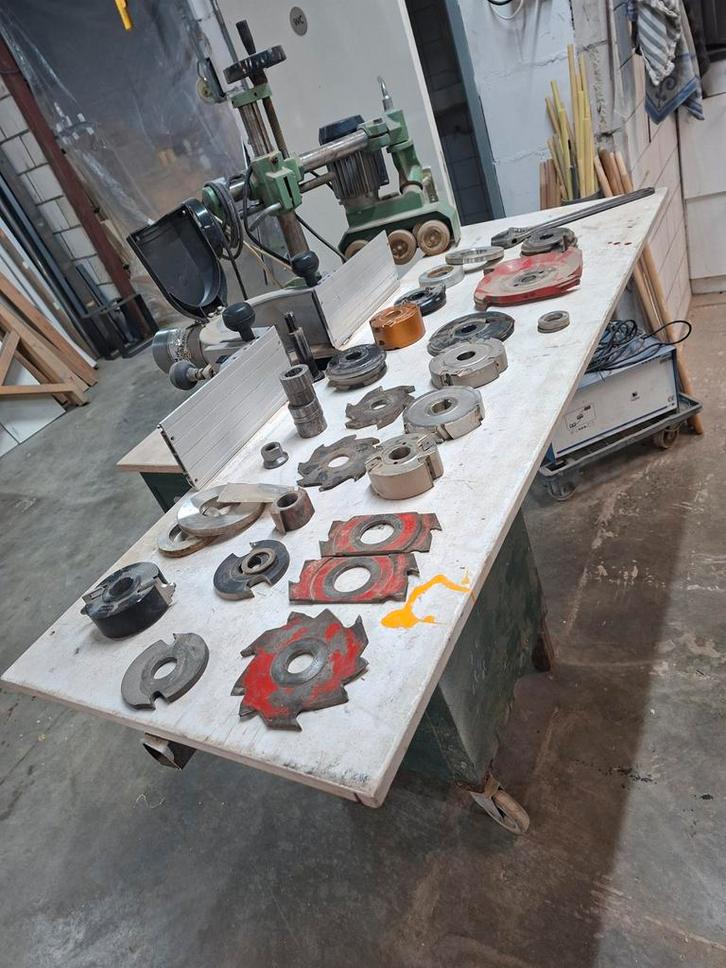 Metabo freesmachine 230V - met freeskoppen, Doe-het-zelf en Verbouw, Gereedschap | Overige machines, Gebruikt, Ophalen of Verzenden