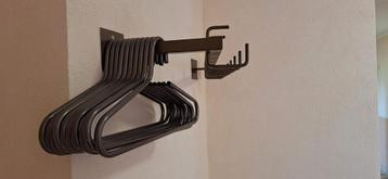 Metalen Wandkapstok Bruin gecoat + 10 Hangers - Alkmaar beschikbaar voor biedingen
