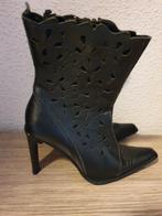 Zwarte leren dames laarzen kort, Ophalen of Verzenden, Zo goed als nieuw, Zwart, Hoge laarzen