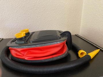 pomp luchtpomp voetpomp camping luchtbed beschikbaar voor biedingen
