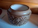 Vintage Bloempot met Reliëf, Overige materialen, Gebruikt, Ophalen of Verzenden, Bruin