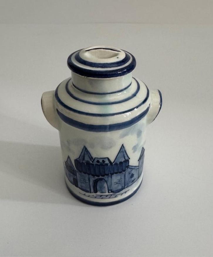 Delftsblauw melkbusje 500 jaar Kalverstraat 1950, Antiek en Kunst, Antiek | Porselein, Ophalen of Verzenden