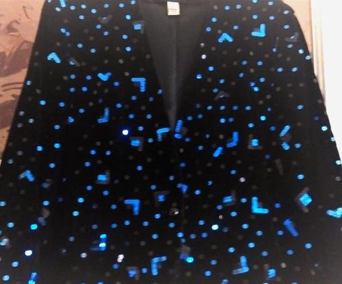 Mooi zwart fluwelen jasje met ijsblauwe en zwarte pailletten, Kleding | Dames, Jasjes, Kostuums en Pakken, Zo goed als nieuw, Jasje