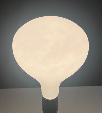 Decoratieve LED lamp 6W E27 beschikbaar voor biedingen