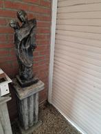 Beeld met sokkel, Antiek en Kunst, Ophalen of Verzenden