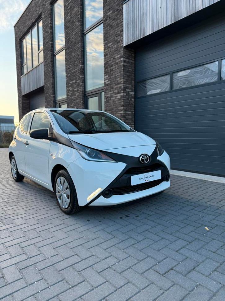 Toyota Aygo 1.0 5D 2017 Wit AppleCarplay New APK CruiseCon, Auto's, Toyota, Bedrijf, Aygo, Benzine, B, Hatchback, Handgeschakeld