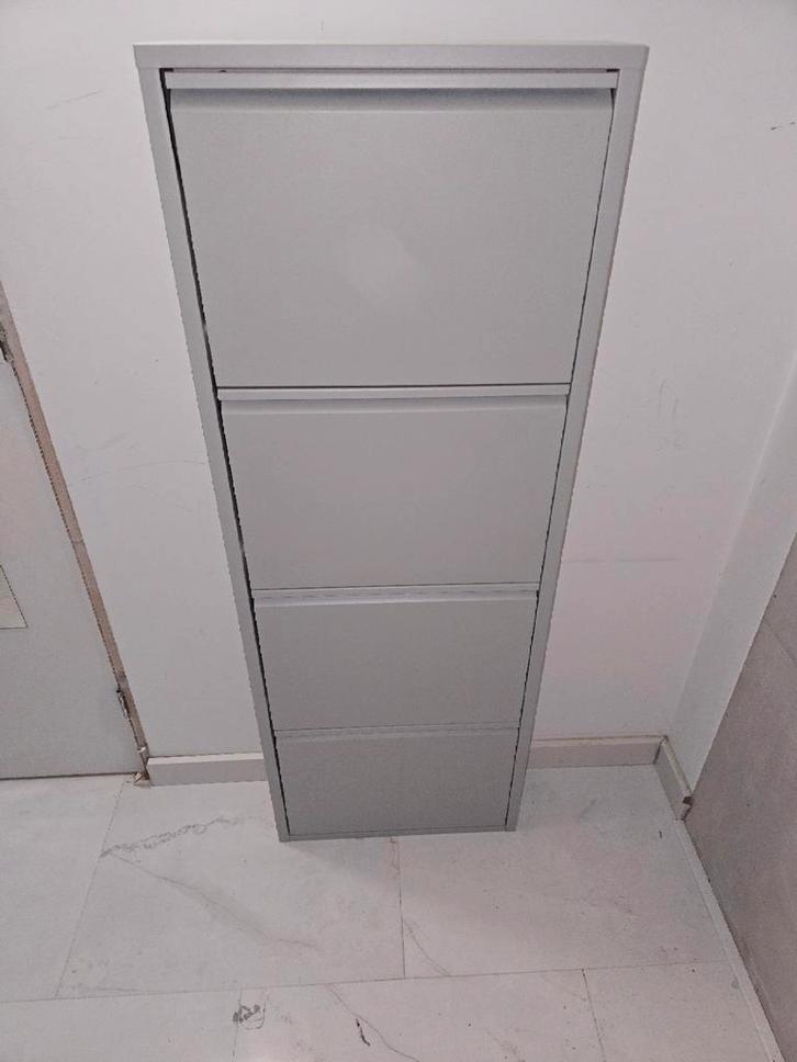 Metalen schoenenkast licht grijs, Huis en Inrichting, Kasten | Schoenenkasten, Zo goed als nieuw, Ophalen of Verzenden