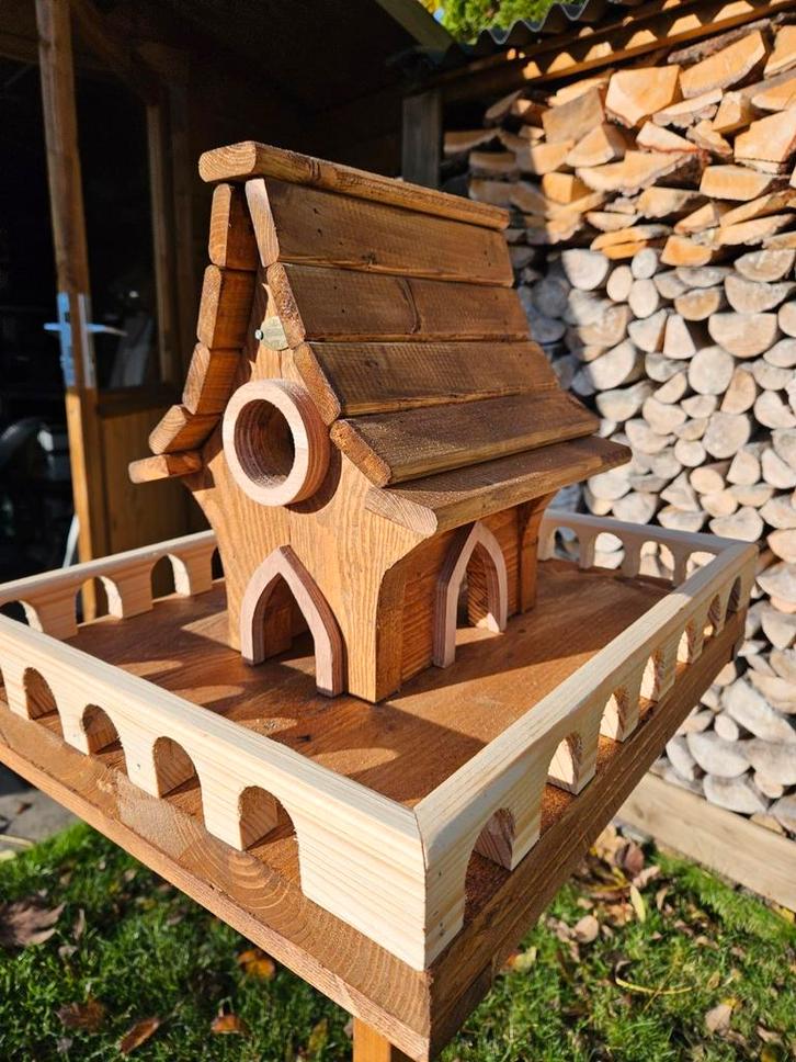 Voederhuisje op standaard, Tuin en Terras, Tuinhuizen, Nieuw, Ophalen of Verzenden