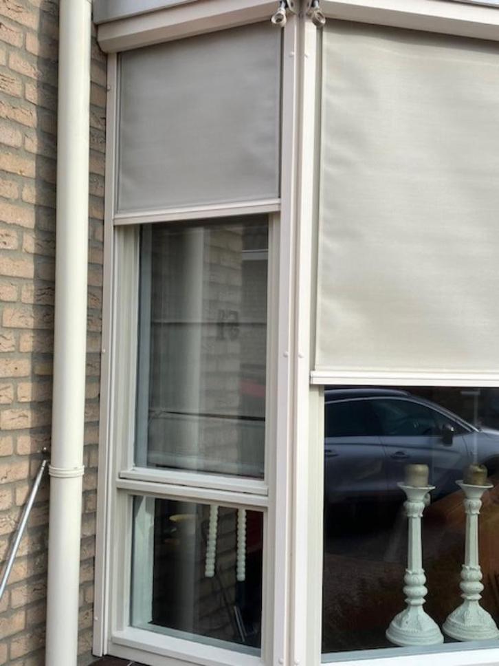 diverse screens en een rolluik, Doe-het-zelf en Verbouw, Rolluiken, Gebruikt, 150 tot 200 cm, Minder dan 100 cm, Crème of Beige