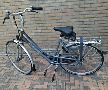Dames fiets beschikbaar voor biedingen