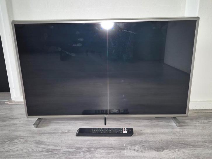 Philips 32 inch Smart TV met Ambilight, Audio, Tv en Foto, Televisies, Gebruikt, LED, 60 tot 80 cm, Full HD (1080p), Philips, 50 Hz