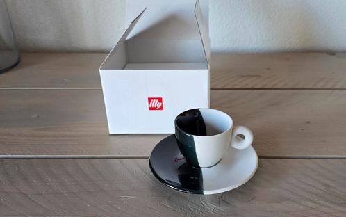 Illy art collection Jannis Kounellis 2002 special edition, Verzamelen, Porselein, Kristal en Bestek, Nieuw, Kop en/of schotel