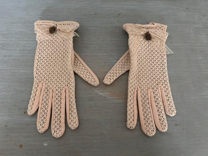 Brocante kanten handschoentjes. Nieuw!, Antiek en Kunst, Curiosa en Brocante, Verzenden