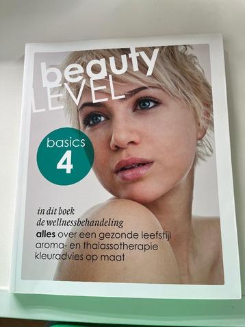 Beautylevel 4 boek | MBO schoonheidsspecialiste niveau 4  beschikbaar voor biedingen