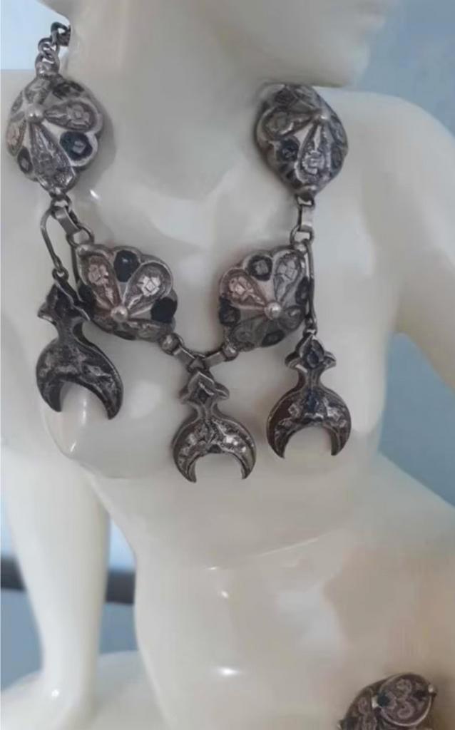 Antiek Prachtige set : Kettinghanger, Oorbellen, Ring., Sieraden, Tassen en Uiterlijk, Kettingen, Nieuw, Ophalen of Verzenden