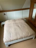TWEEPERSOONS BED, Huis en Inrichting, Slaapkamer | Bedden, Ophalen, Wit, Eenvoudig, ronde hoeken, Tweepersoons