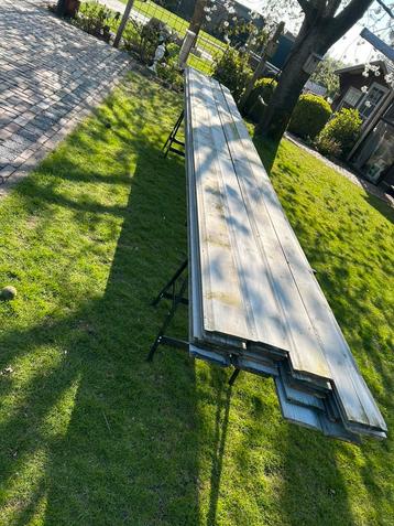 planken voortuin s of schuurtje 5 m lang 24 stuks beschikbaar voor biedingen