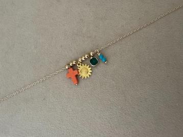 Gouden ketting met bedeltjes kruisje zonnebloem kralen ibiza beschikbaar voor biedingen