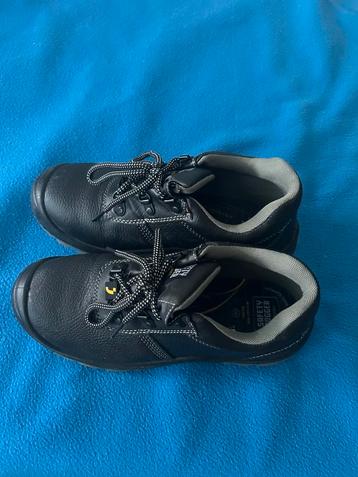 Safety Jogger veiligheidsschoenen - zo goed als nieuw beschikbaar voor biedingen