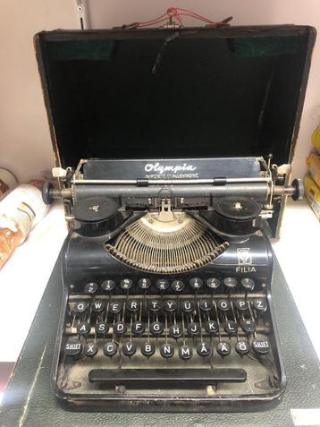 Vintage typemachine olympia WD-028 beschikbaar voor biedingen