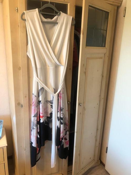 Jurk met bloemenprint maat 50-52, Kleding | Dames, Jurken, Zo goed als nieuw, Maat 46/48 (XL) of groter, Onder de knie, Ophalen of Verzenden